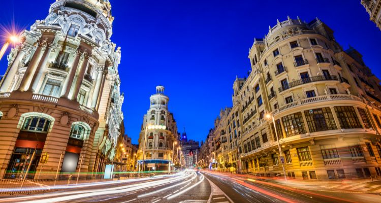 Vender piso en Madrid en 2026: Guía estratégica para maximizar tu beneficio (y evitar errores legales)